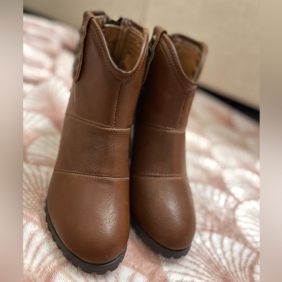 Boots | Comfortable | Size 7 - Picture 5 of 5